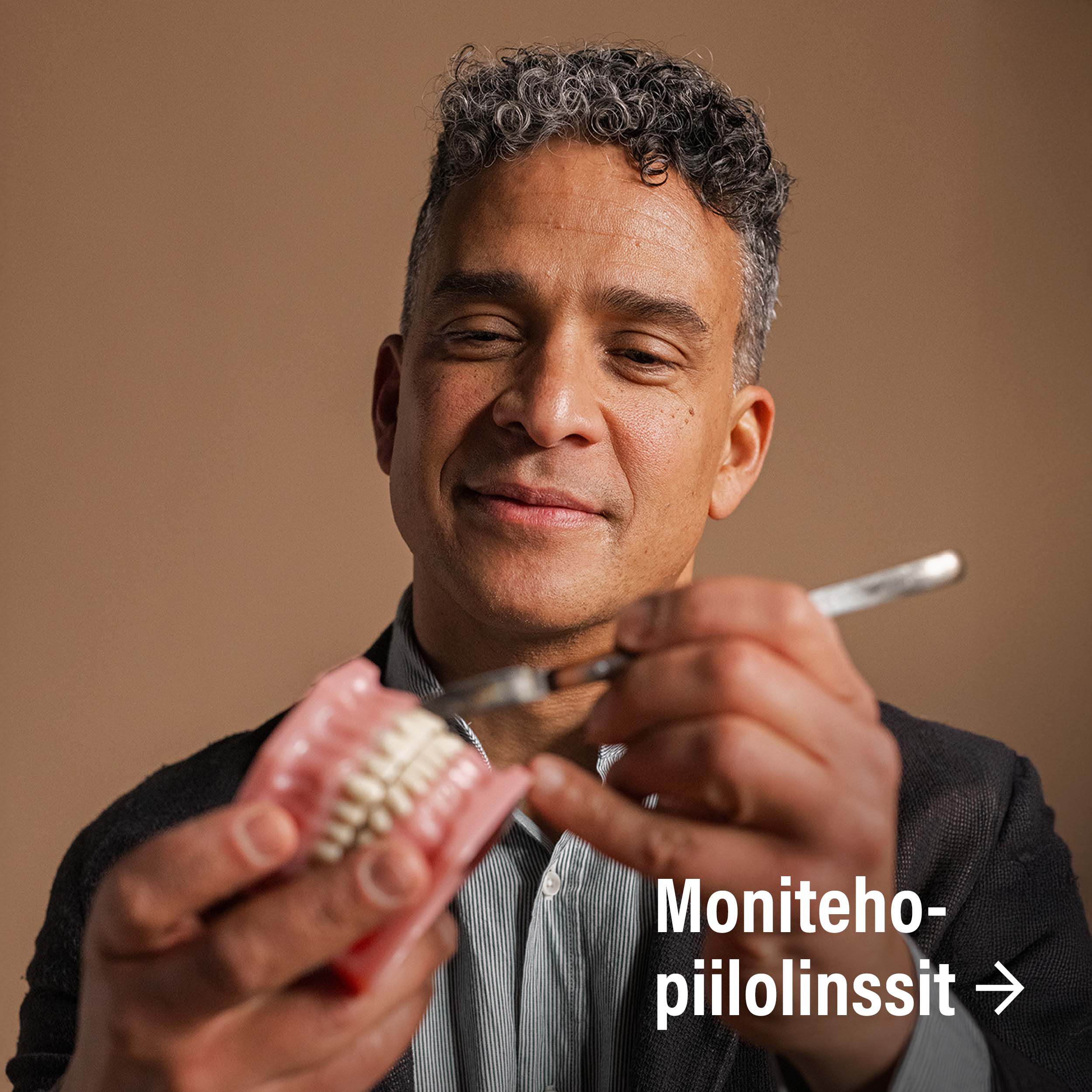 Monitehopiilolinssit